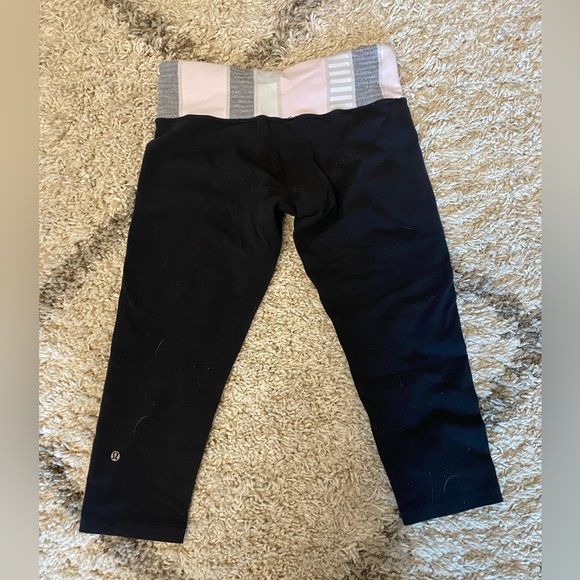Lululemon Wunder Under cropped reversible pants - Picture 2 of 5